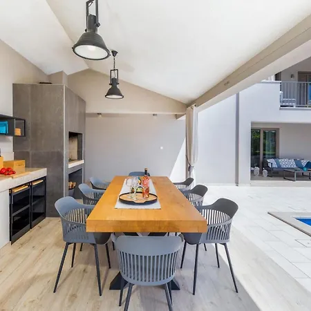 Rotonda By Villsy * Lindar