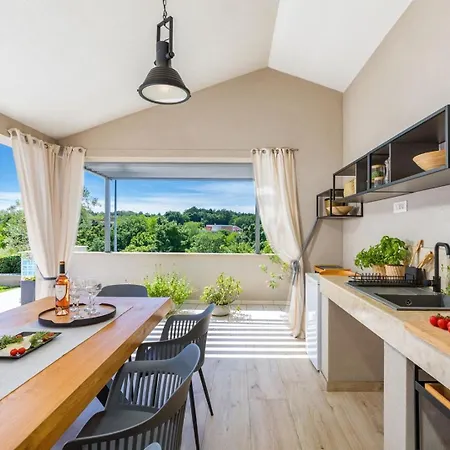 Rotonda By Villsy * Lindar