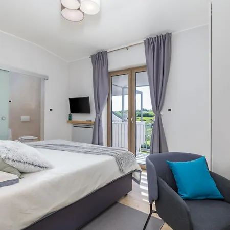 Rotonda By Villsy ヴィラ *