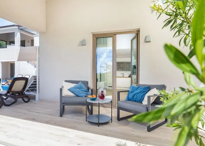 Rotonda By Villsy Villa Lindar